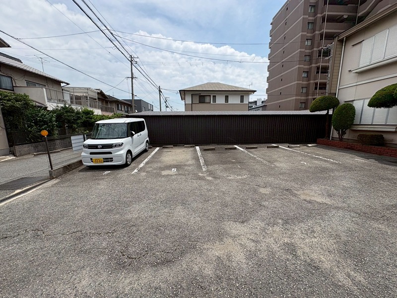 英賀保ハイツ3 駐車場