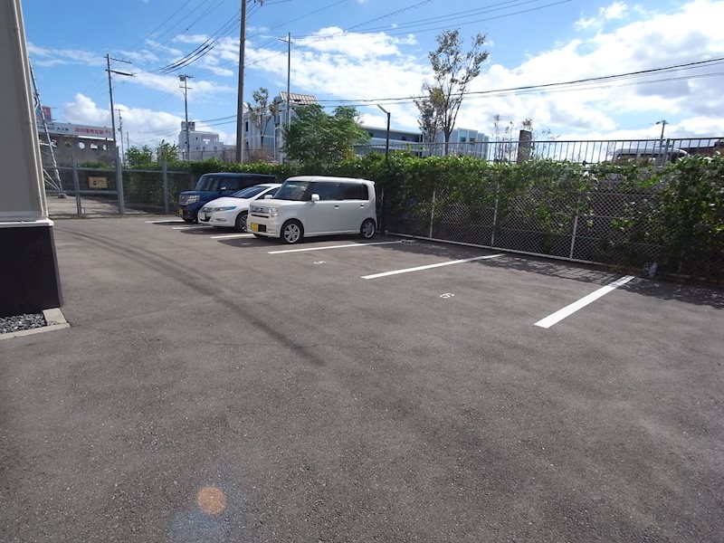 ソレイユ西神戸 駐車場
