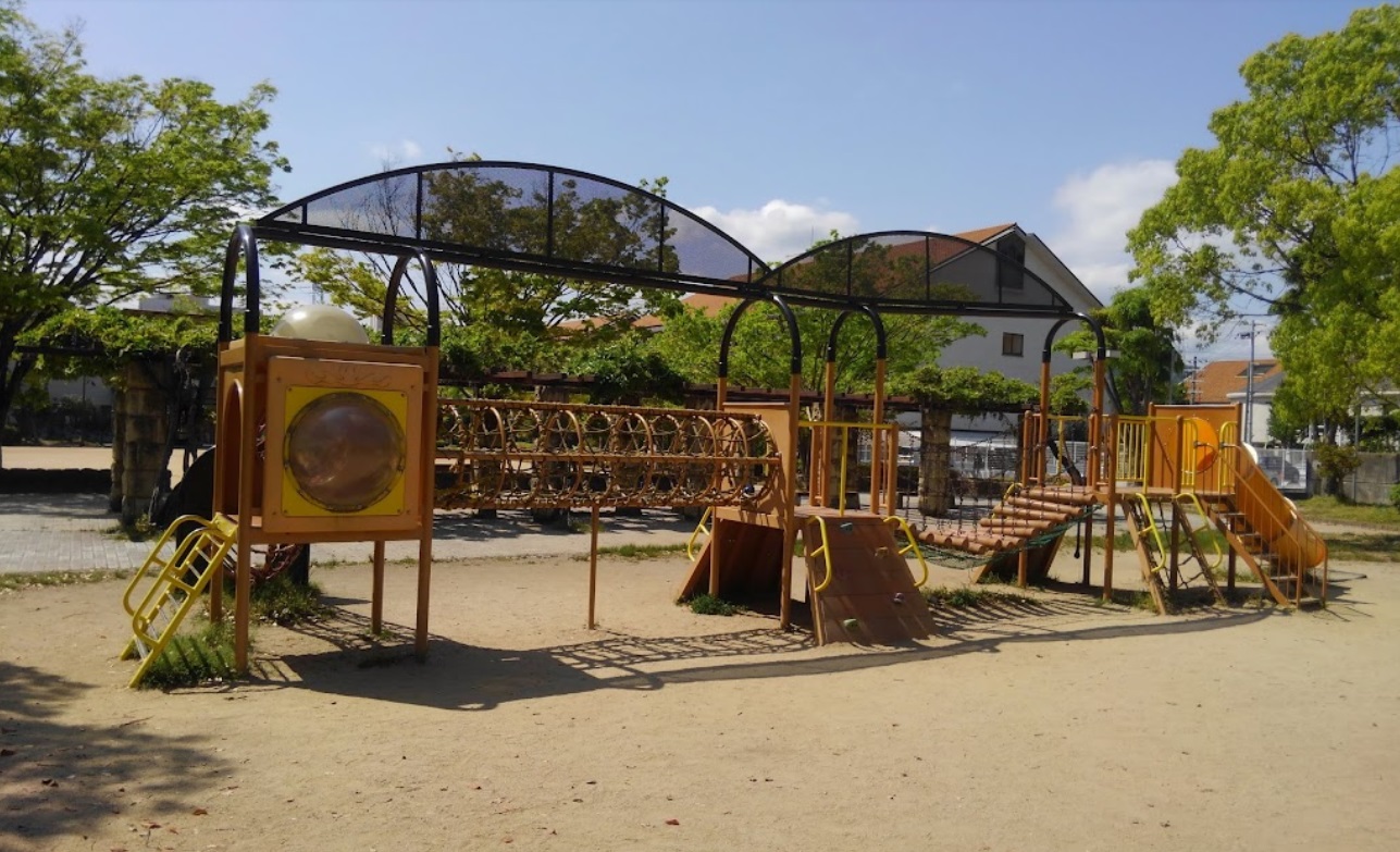 キャッスルコート東辻井 公園