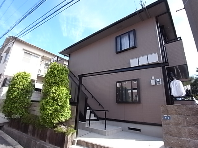 山麓荘 外観