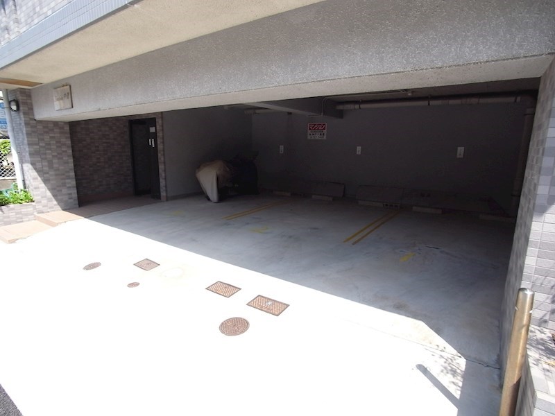 サンシャイン中道 駐車場