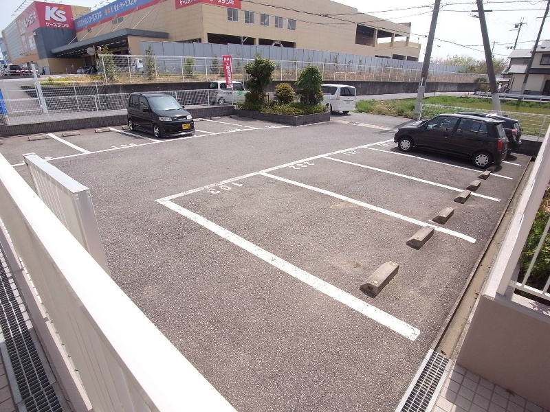 Ciel i 駐車場