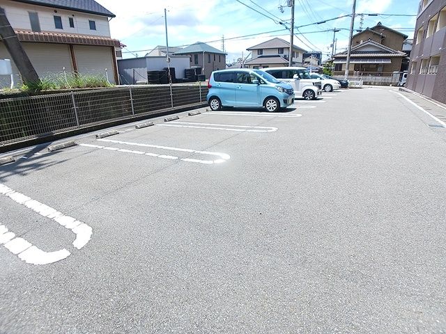 グランアウローラⅧ  駐車場