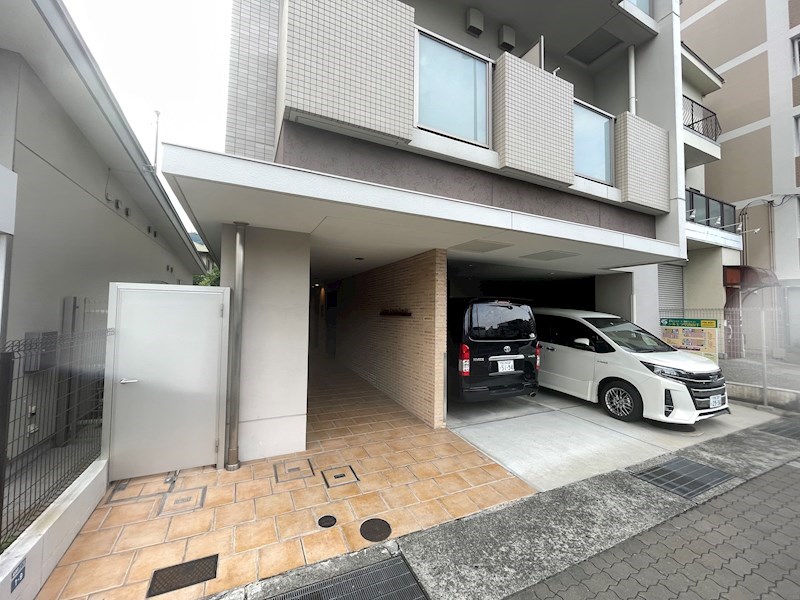 シルエラ甲南山手 駐車場