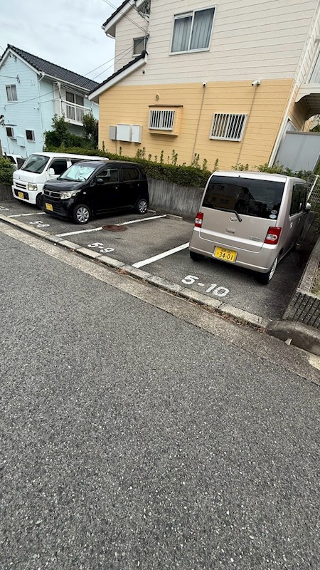 タウンハウス伊川谷 駐車場