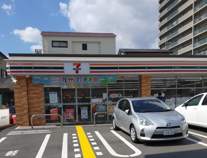メゾン・ド・エミュウ コンビニ