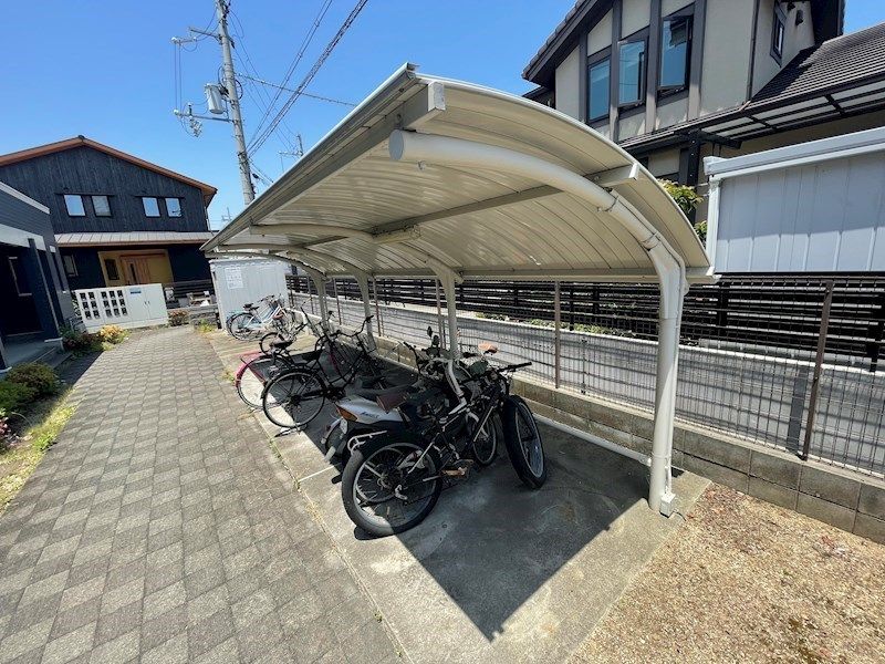 シュロスしらさぎ 駐車場