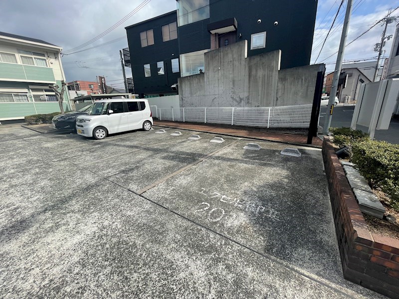 エスポワール御立B棟 駐車場