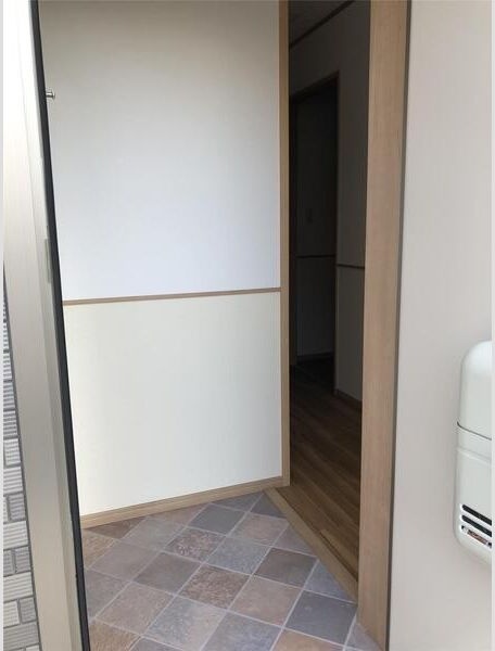 ルミナーレ 玄関