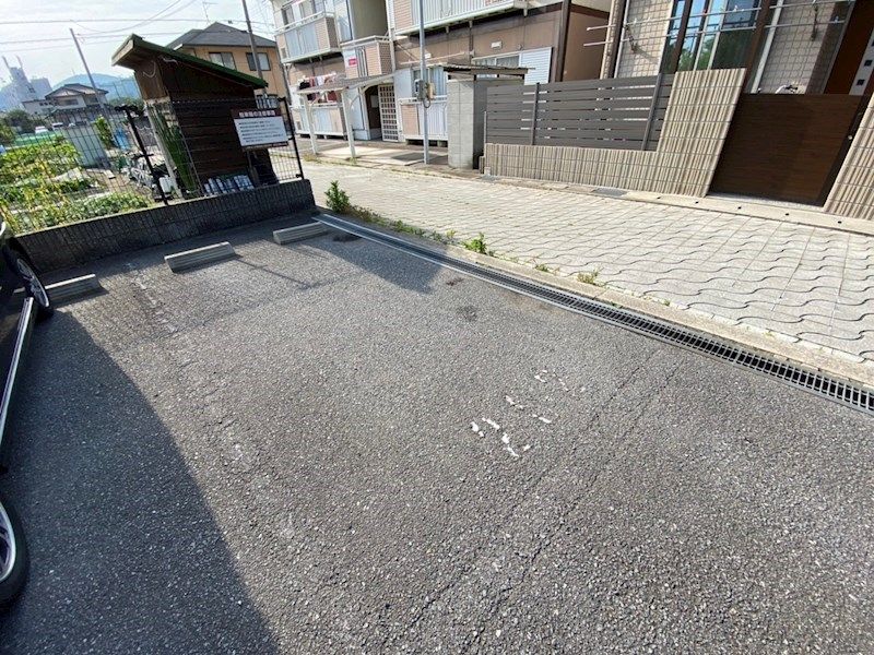 ヴェルドミールＫ 駐車場