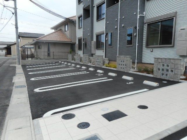 アサノ・モノカーメラ 駐車場