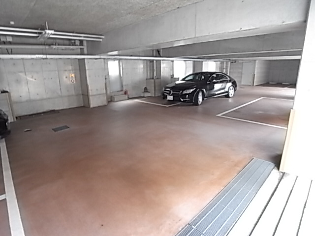 メゾンドリベルテ 駐車場