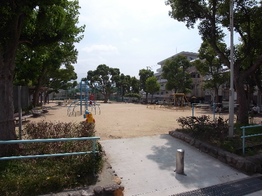 シャムロックコート西岡本 公園