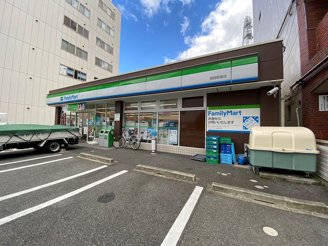アヴァンセ姫路  コンビニ