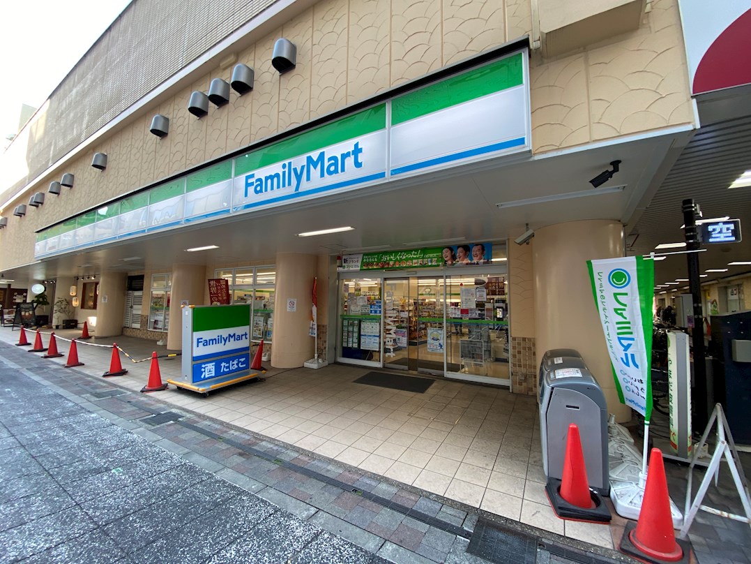 アヴァンセ姫路  コンビニ