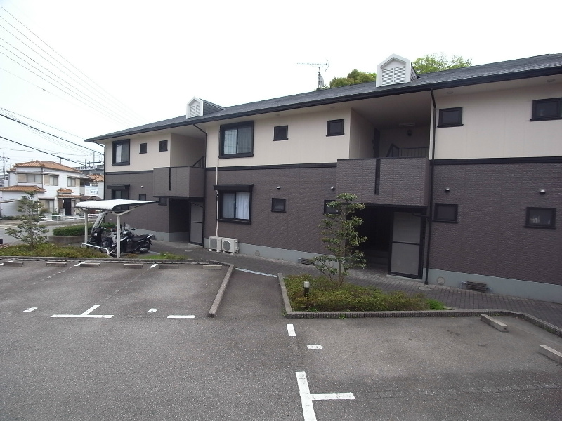 ウッディ枝吉 駐車場