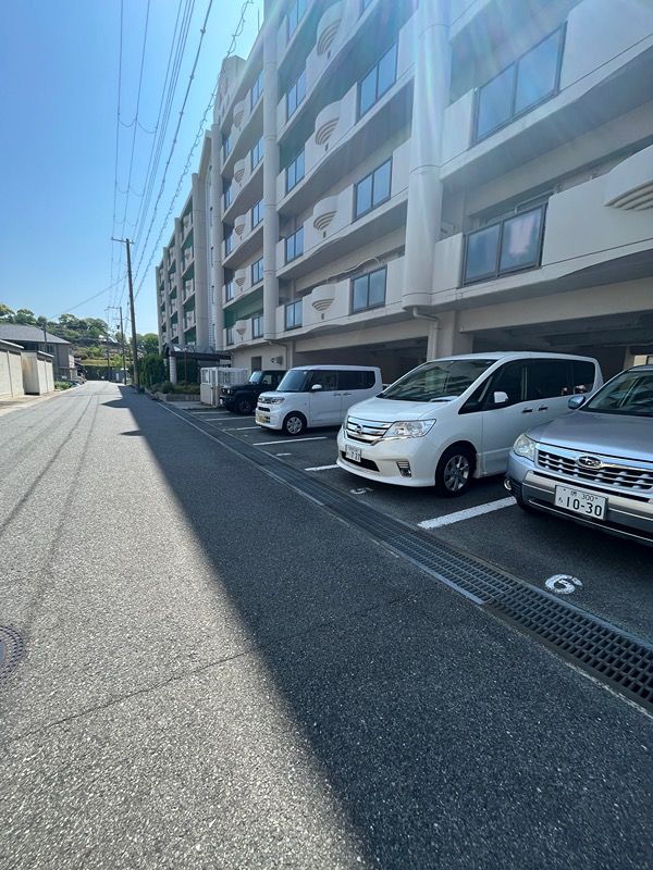 ルネ東辻井 駐車場