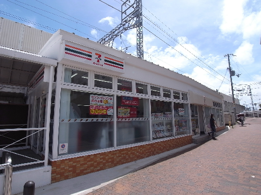 KDXレジデンス甲南山手 コンビニ