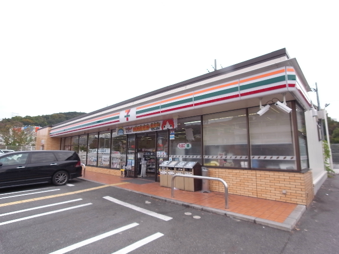 グランヴィラ　サン コンビニ