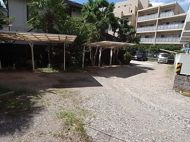 甲南ハイツ 駐車場