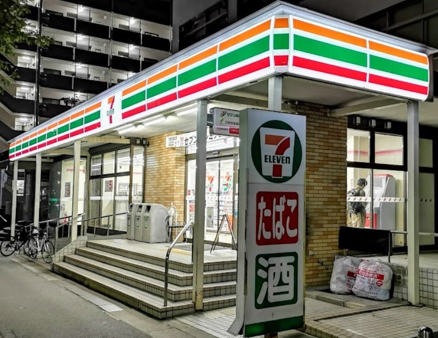 ウィズダムスクウェア コンビニ
