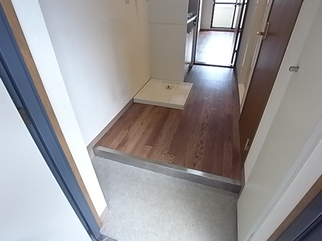 オプティ岡本山手 玄関