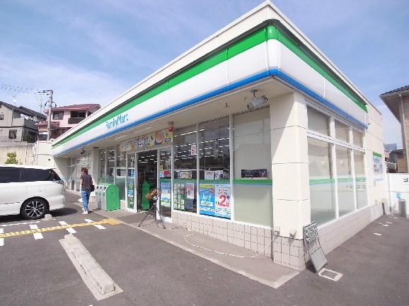 クレモンティーヌA棟 コンビニ