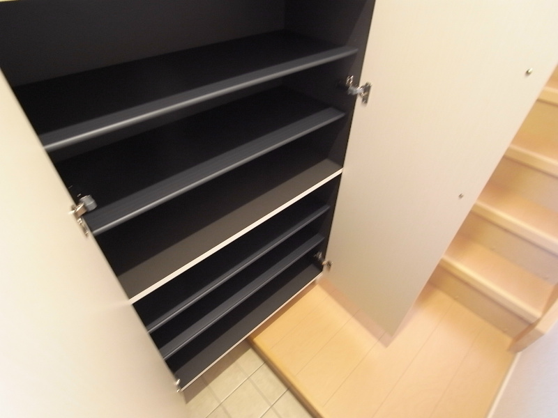 クレモンティーヌA棟 収納