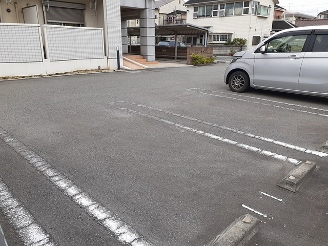 アグネス 駐車場