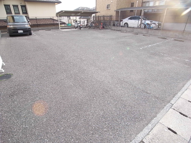 ヴァンコリーヌ 駐車場