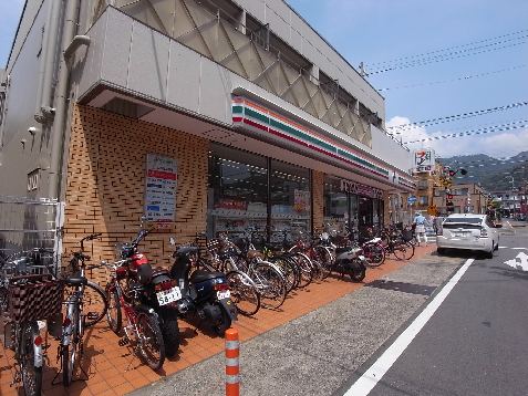 イースト神戸本山 コンビニ