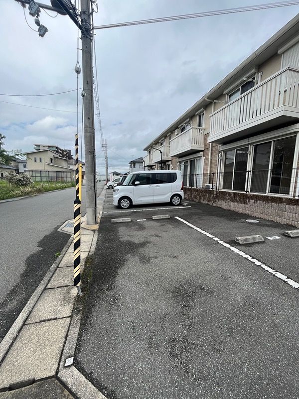 泰山木苑　A棟 駐車場