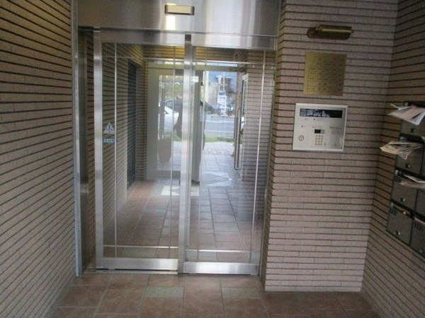 ウェルコート岡本 エントランス