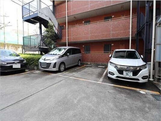 サンセールハヤシ 駐車場