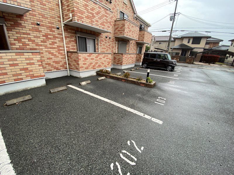 レオントポディウム　Ⅱ番館 駐車場