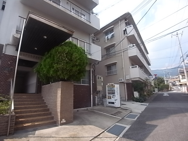 リュエル岡本 エントランス