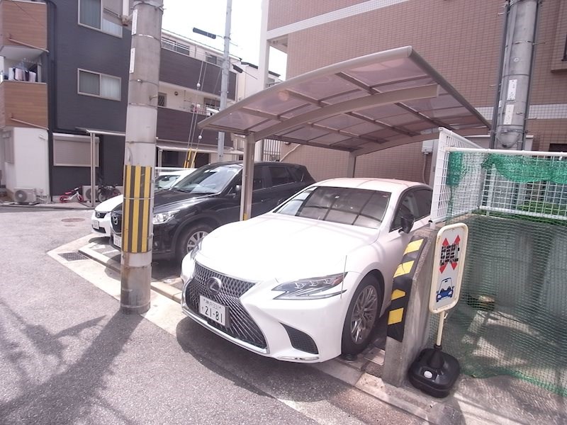 ラシュレ・ウエスト六甲 駐車場