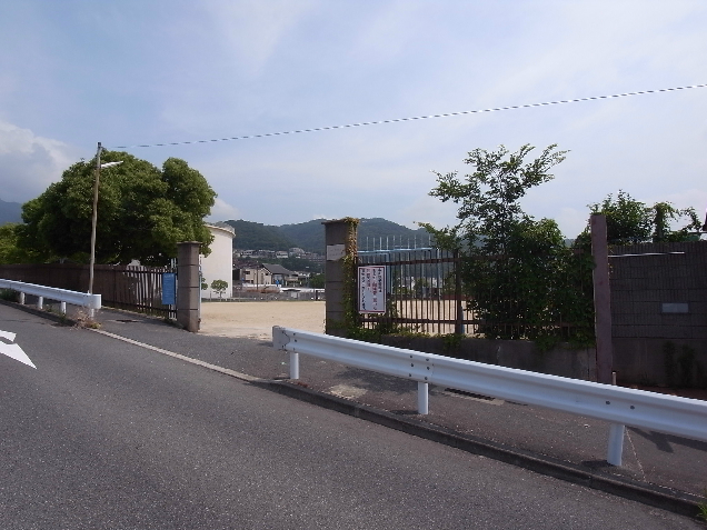 サンビルダー西岡本パレス 公園
