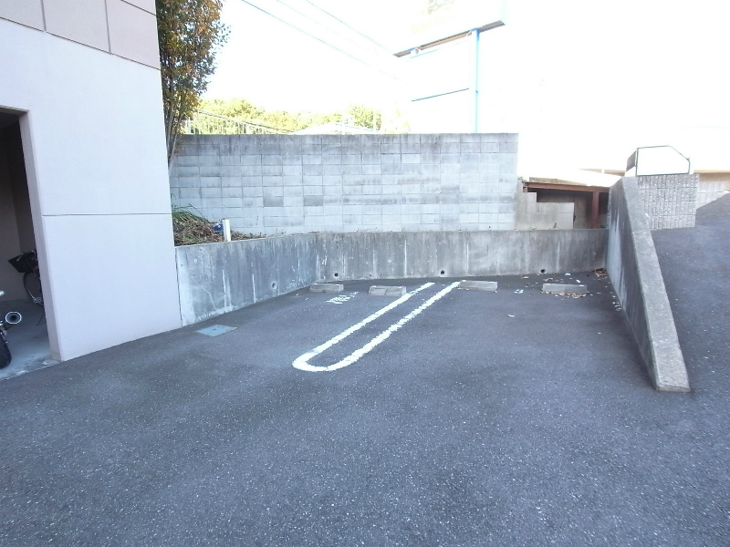 カレントスクエア 駐車場