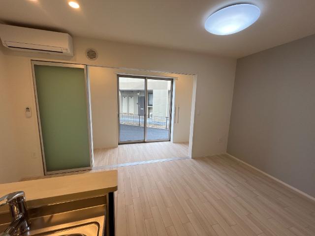 ロードスター リビング