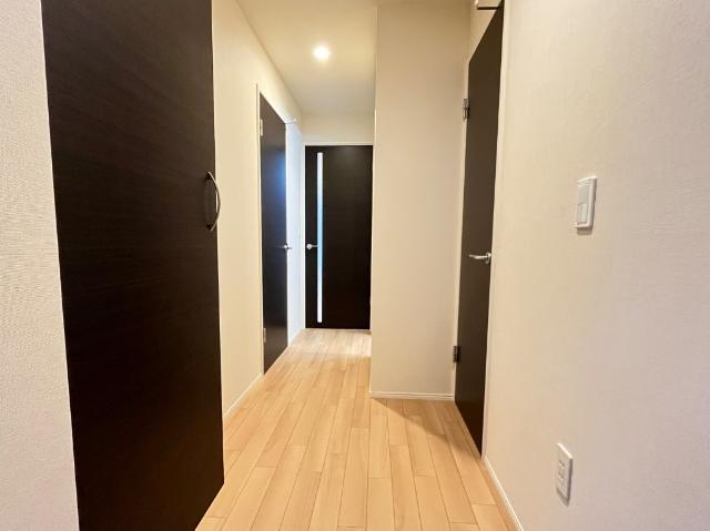 グラティテュード・K 玄関