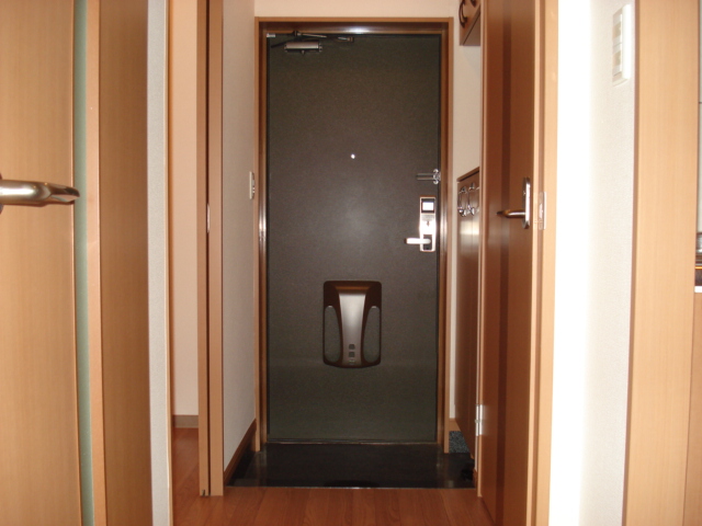 Ｊｅ　ｌｅ　ｐｒｅｎｄｓ　(ジュルプラン） 玄関