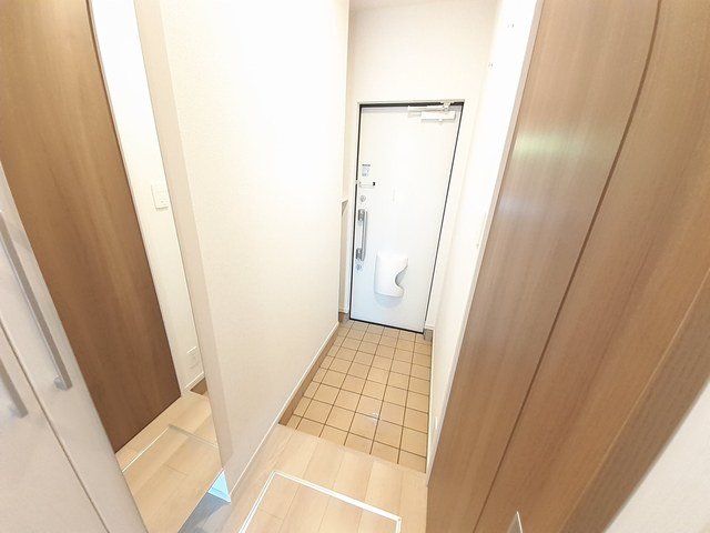 ハーヴェストヒルＤ 玄関