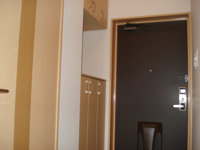 ウイングコート 玄関