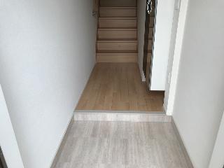 グラティテュード.T 玄関