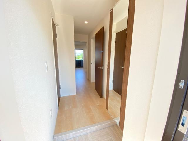 サンシャインヒル 玄関