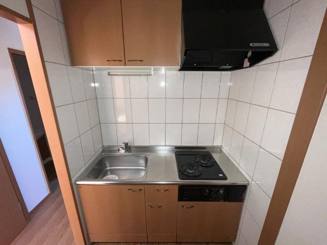 Ｊｅ　ｌｅ　ｐｒｅｎｄｓ　(ジュルプラン） キッチン