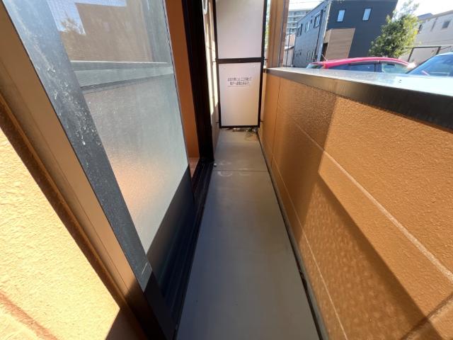 Ｊｅ　ｌｅ　ｐｒｅｎｄｓ　(ジュルプラン） ベランダ