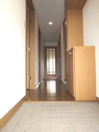 ラ・フォーレ春日 玄関