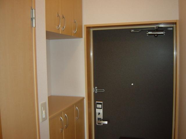 エスポアールK 玄関